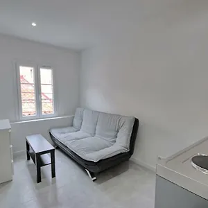  Appartement 301-studio Au Calme Entierement Renove France